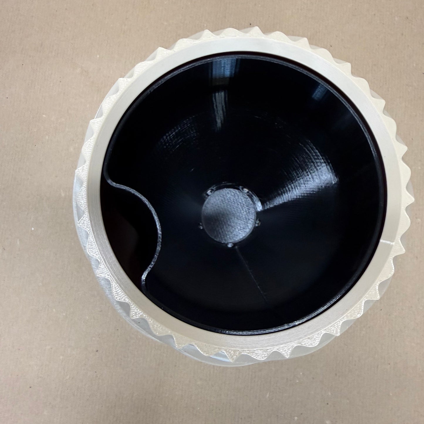 Studio Alva - handgefertigte 3D Design Töpfe